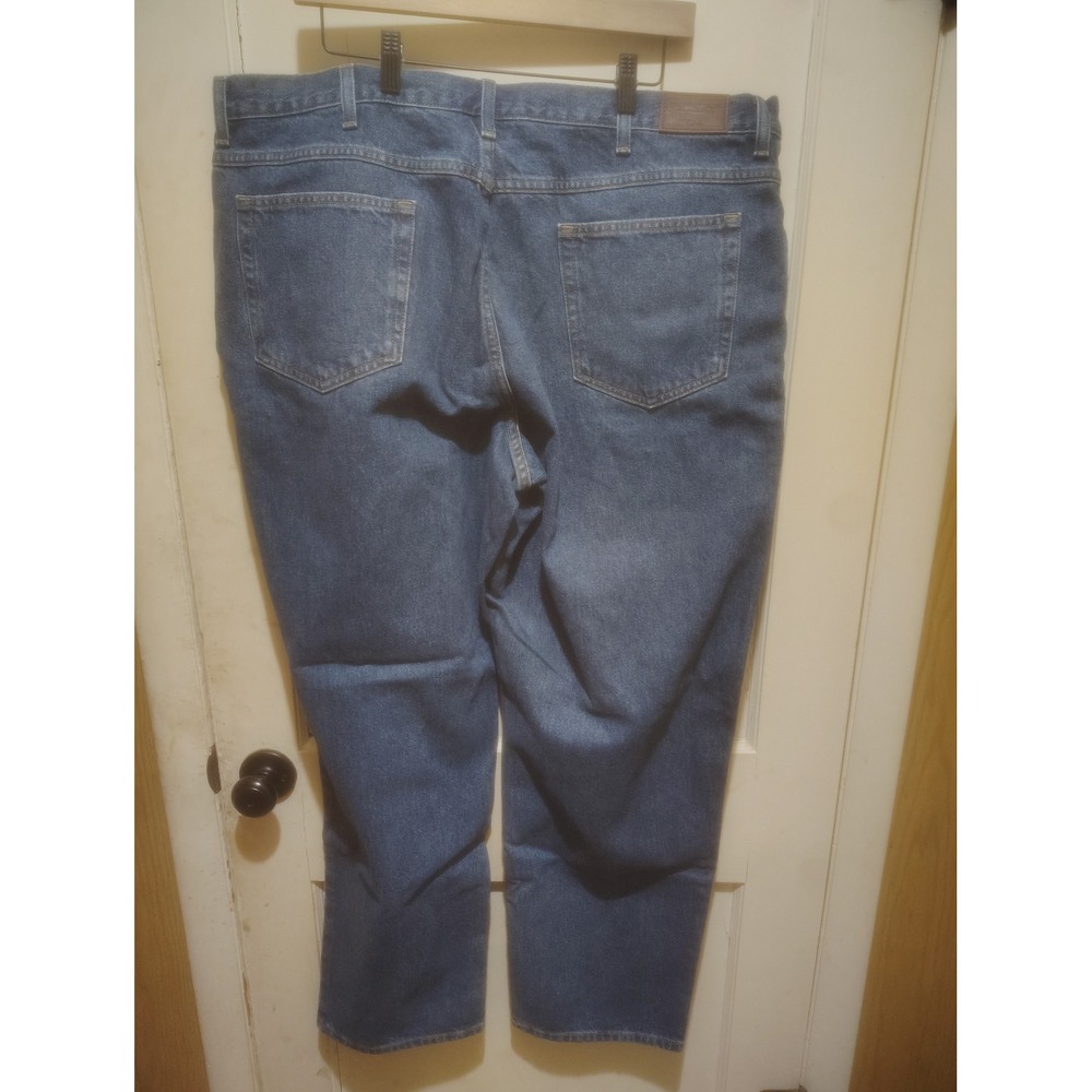 LL Bean Relaxed Fit Jeans Mens 42x32 Medium Wash Blue Denim Straight Leg 134770 - Picture 2 of 5